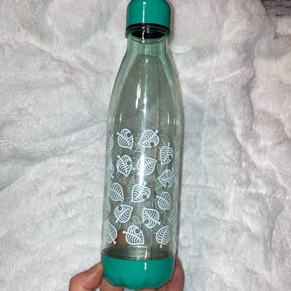 NWT TEAL ACNH WATER BOTTLE